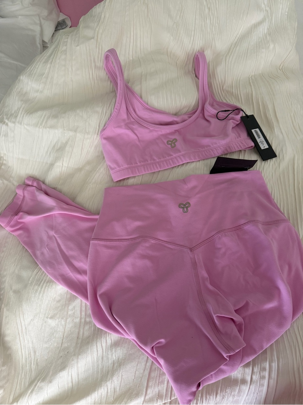 Aritzia morganite Pink butter Bra & Leggings Set